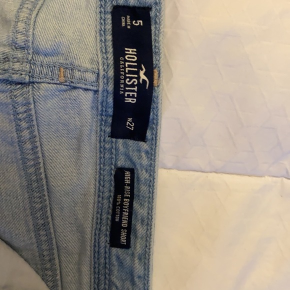Distressed hollister high rise boyfriend short - Picture 3 of 3